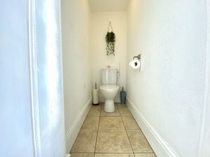 Guest WC- click for photo gallery
